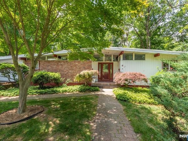 6 Mohawk Trail, RINGWOOD, NJ 07456