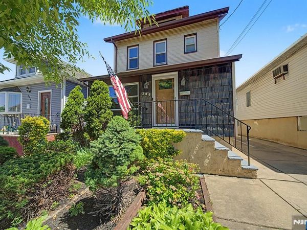 288 Maple Street, SECAUCUS, NJ 07094