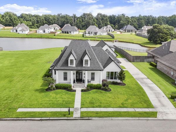 36300 Talonstone Dr, Geismar, LA 70734