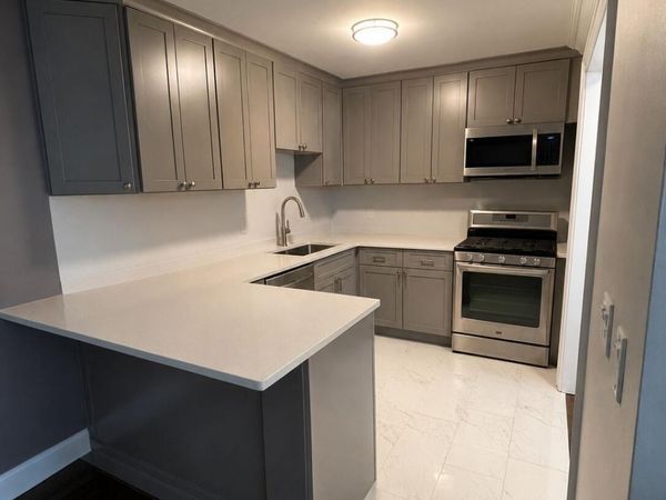 915 Cricket Lane, Woodbridge, NJ 07095