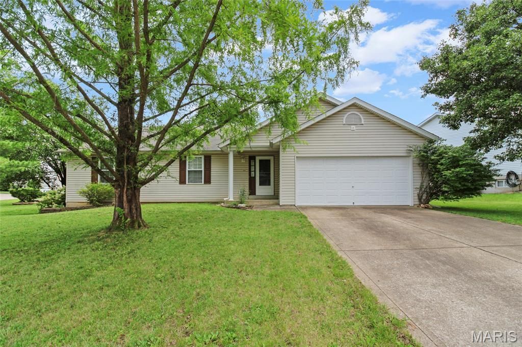 8 Knoll Ridge Court , O Fallon, MO 63368 Main Photo