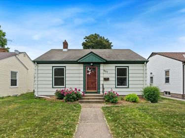 637 7th Avenue S, South Saint Paul, MN 55075