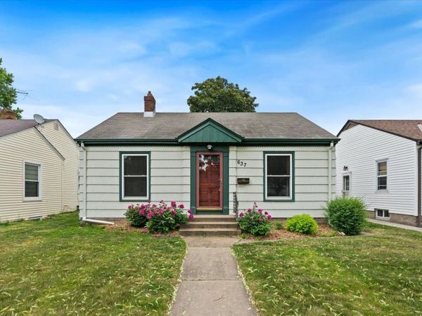 637 7th Avenue S, South Saint Paul, MN 55075