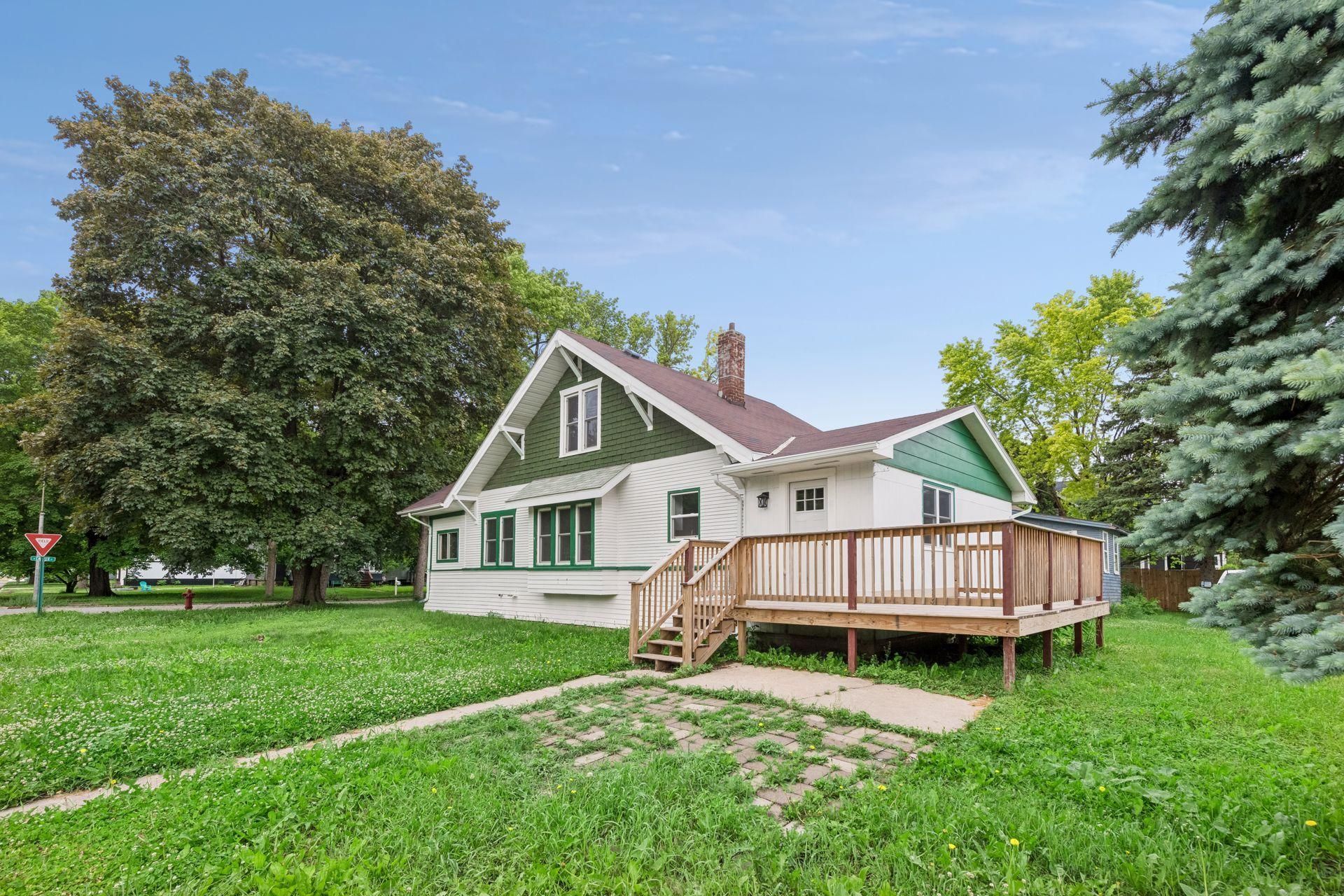 601 N Carver Street , Winthrop, MN 55396