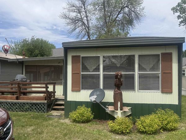 92 Rohr Street , Unit 28, Arnolds Park, IA 51331