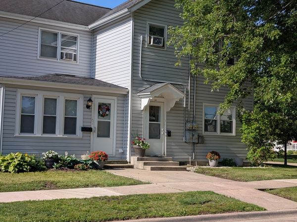 221 W Center Street , Ottawa, IL 61350