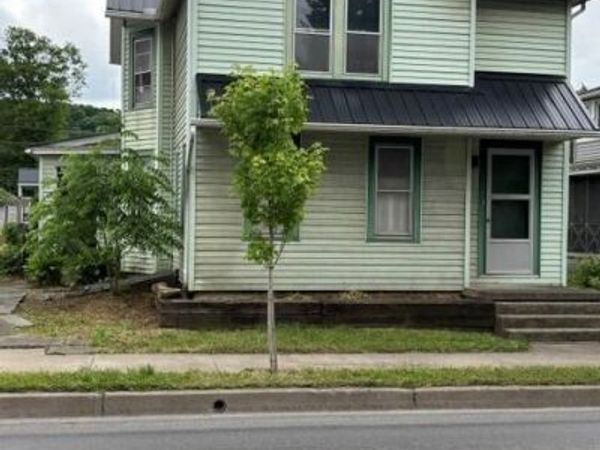 83 CHESTNUT Street, Mifflinburg, PA 17844