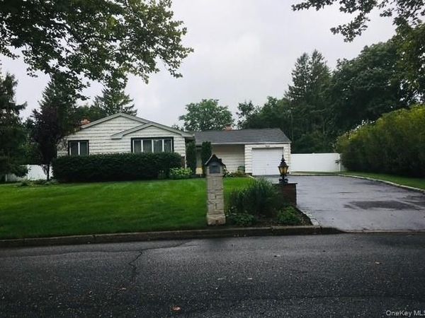 11 Darien Place , East Northport, NY 11731