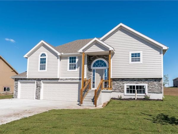 15612 Austin Court, Basehor, KS 66007