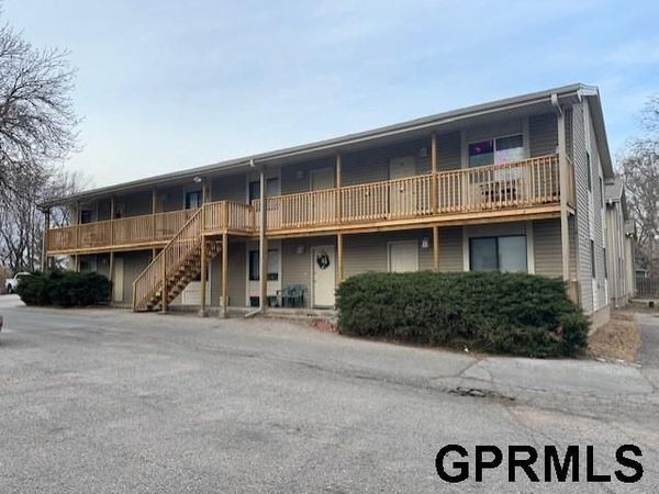 1712 Wayne Street, Unit 6, Bellevue, NE 68005