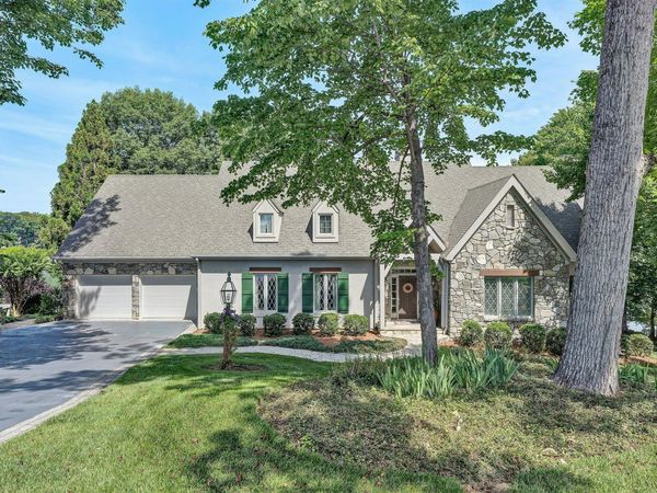 315 Upland Shores DR, Penhook, VA 24137