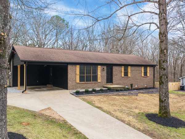 605 Parkburg Rd , Pinson, TN 38366
