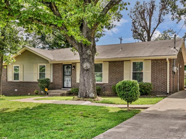 130 Darlene Dr , Clarksville, TN 37042