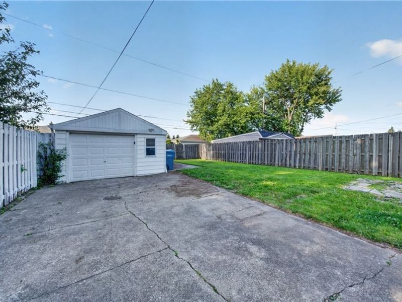1020 Dawnwood Drive, Parma, OH 44134 Photo 10