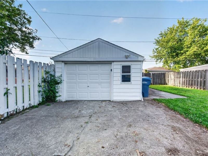 1020 Dawnwood Drive, Parma, OH 44134 Photo 12
