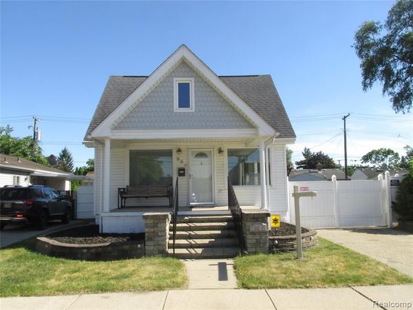 984 E Mahan Avenue, Hazel Park, MI 48030