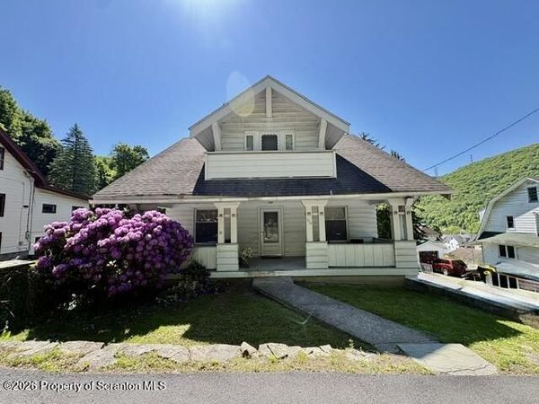 214 Layton Road , Chinchilla, PA 18410