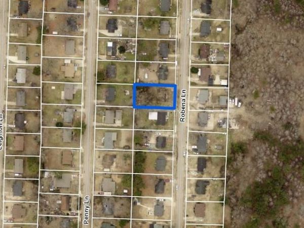 8215 ROBENA LN, Unincorporated, TN 38053