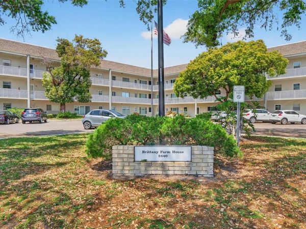 2440 WORLD PARKWAY BOULEVARD, Unit 6, CLEARWATER, FL 33763