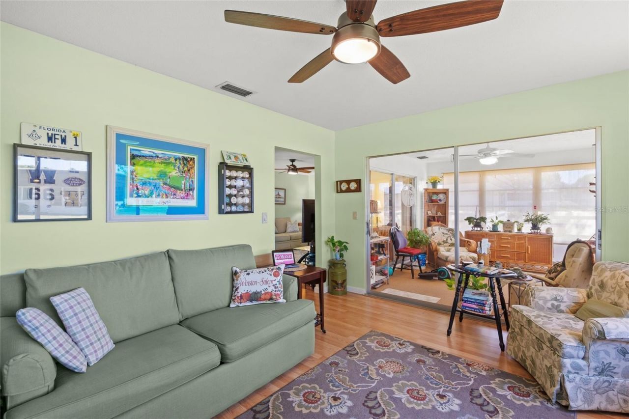 1325 Glen Oaks Drive E, Unit 133, Sarasota, FL 34232 Photo