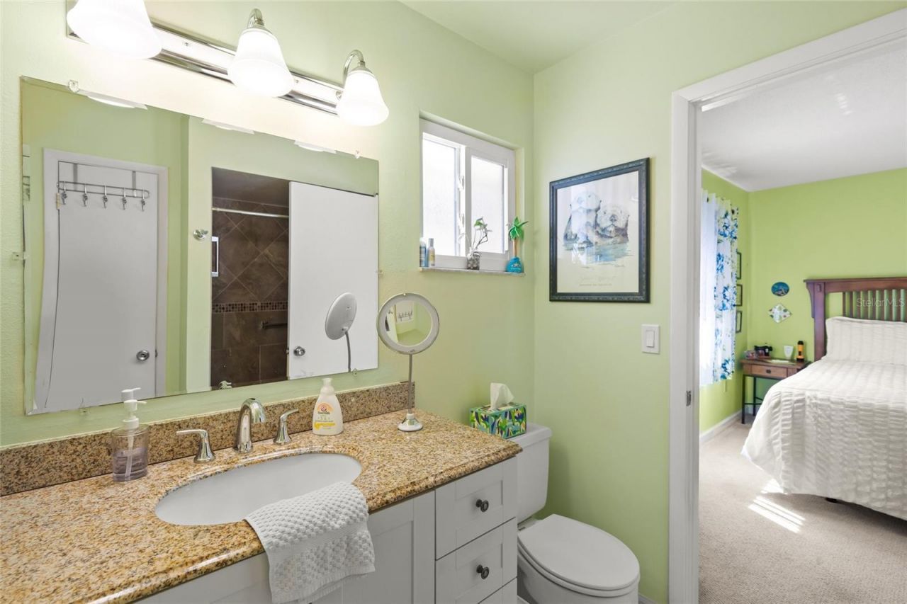 1325 Glen Oaks Drive E, Unit 133, Sarasota, FL 34232 Photo