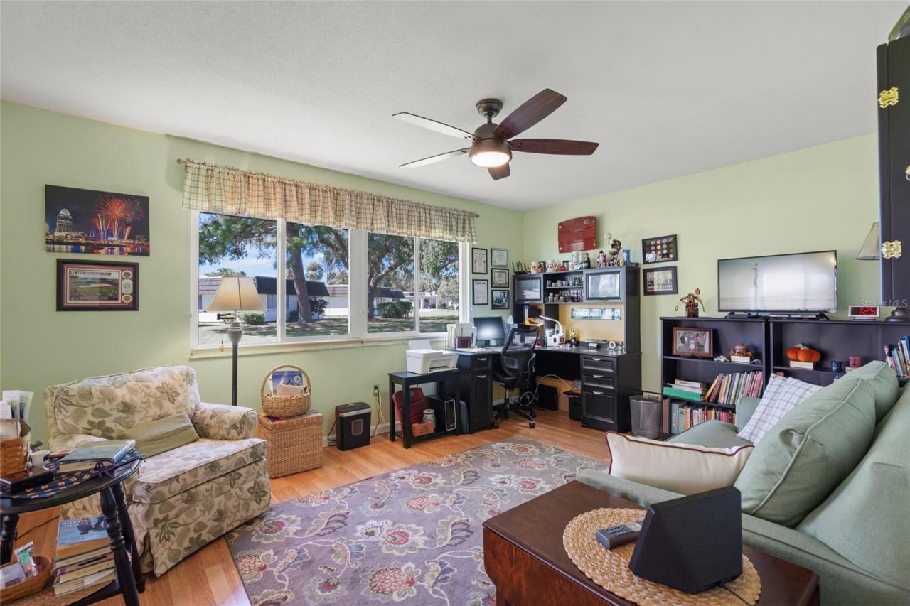 1325 Glen Oaks Drive E, Unit 133, Sarasota, FL 34232 Photo