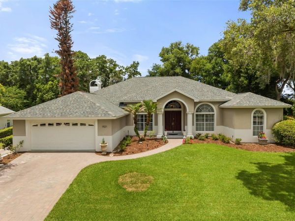 1521 EDGEWATER DRIVE , MOUNT DORA, FL 32757