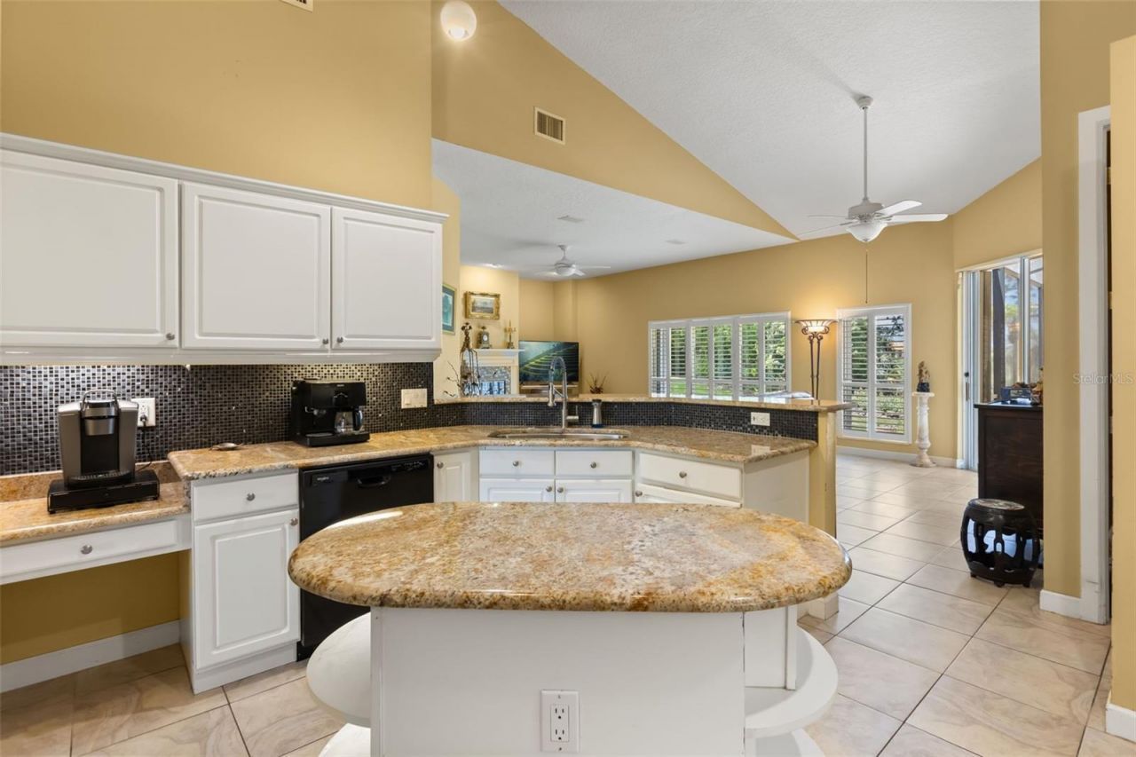 1521 Edgewater Drive , Mount Dora, FL 32757 Photo
