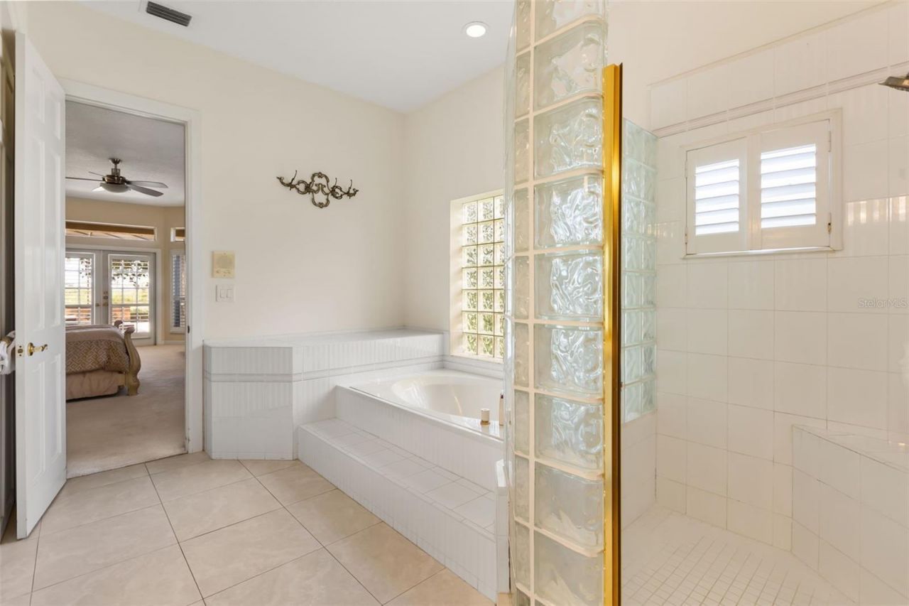 1521 Edgewater Drive , Mount Dora, FL 32757 Photo