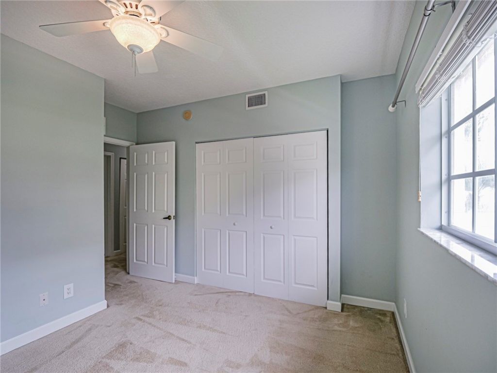 524 7th Square, Unit 101, Vero Beach, FL 32962 Photo