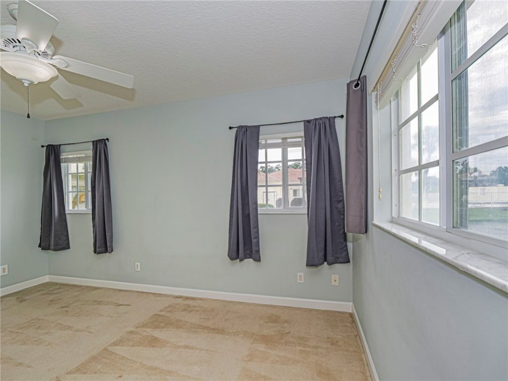 524 7th Square, Unit 101, Vero Beach, FL 32962 Photo