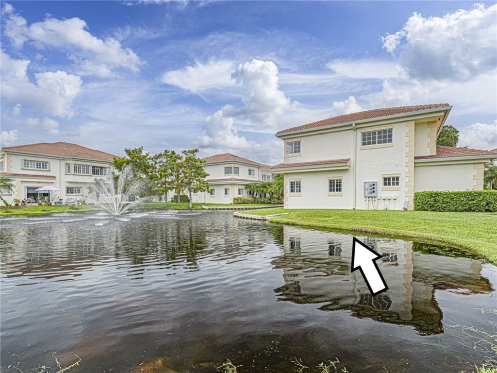 524 7th Square, Unit 101, Vero Beach, FL 32962 Photo
