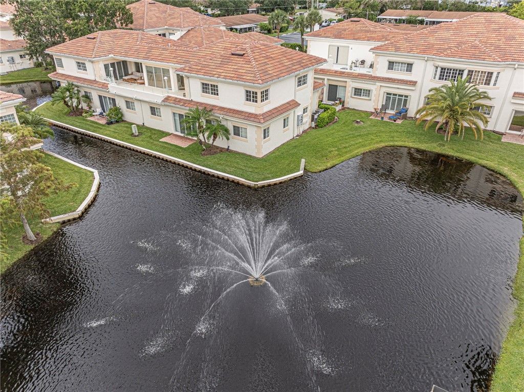 524 7th Square, Unit 101, Vero Beach, FL 32962 Photo