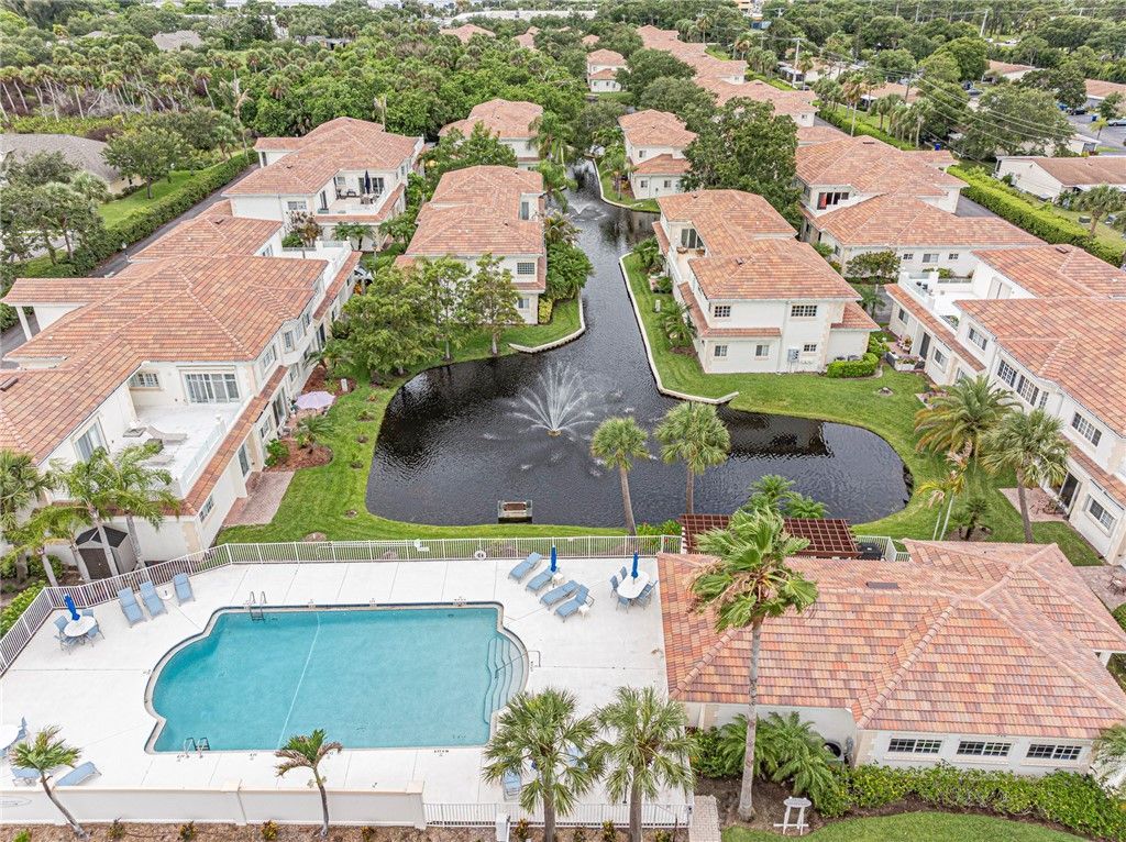 524 7th Square, Unit 101, Vero Beach, FL 32962 Photo