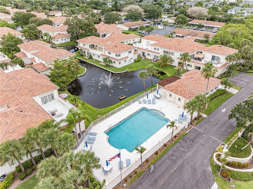 524 7th Square, Unit 101, Vero Beach, FL 32962 Photo