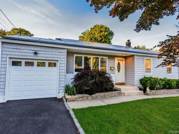 21 Via Continental, Huntington Station, NY 11746