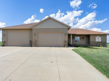 1920 Wolf Berry Place NE, Owatonna, MN 55060