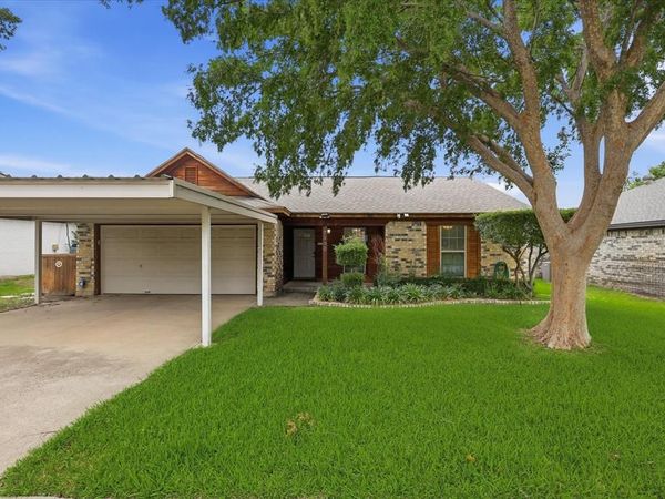 7300 Kary Lynn Drive E, Watauga, TX 76148