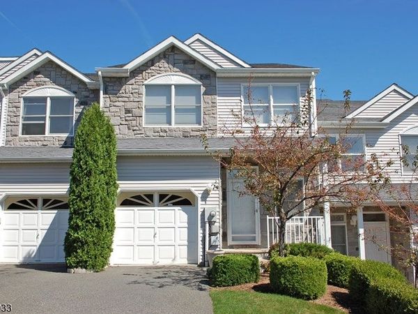 125 Springhill Dr, Parsippany-Troy Hills, NJ 07950