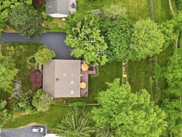 38 W Main St, Mendham, NJ 07945