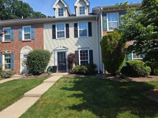 207 Lindsey Ct, Franklin, NJ 08823