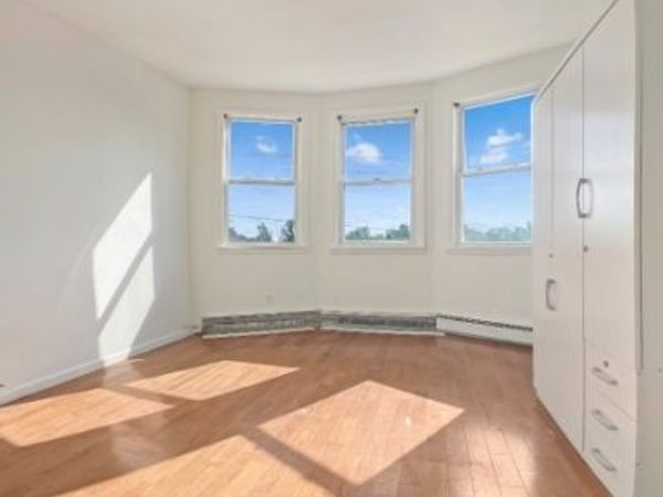 54 Gates Ave, Unit 2, Jersey, NJ 07305