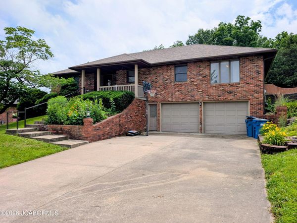 906 BANNISTER DRIVE, Jefferson City, MO 65109
