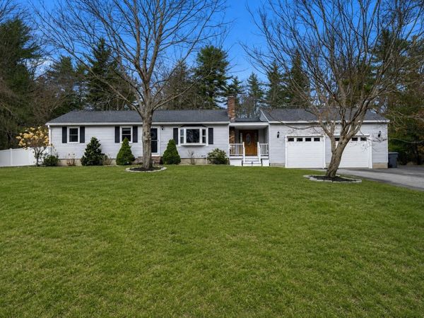 5 Falcon Drive, Pelham, NH 03076