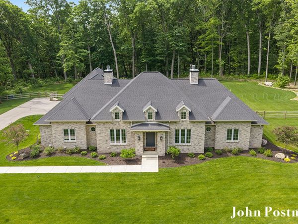 1565 Alden Nash Avenue NE, Lowell, MI 49331
