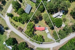 286 Jonathan Lane photo 4