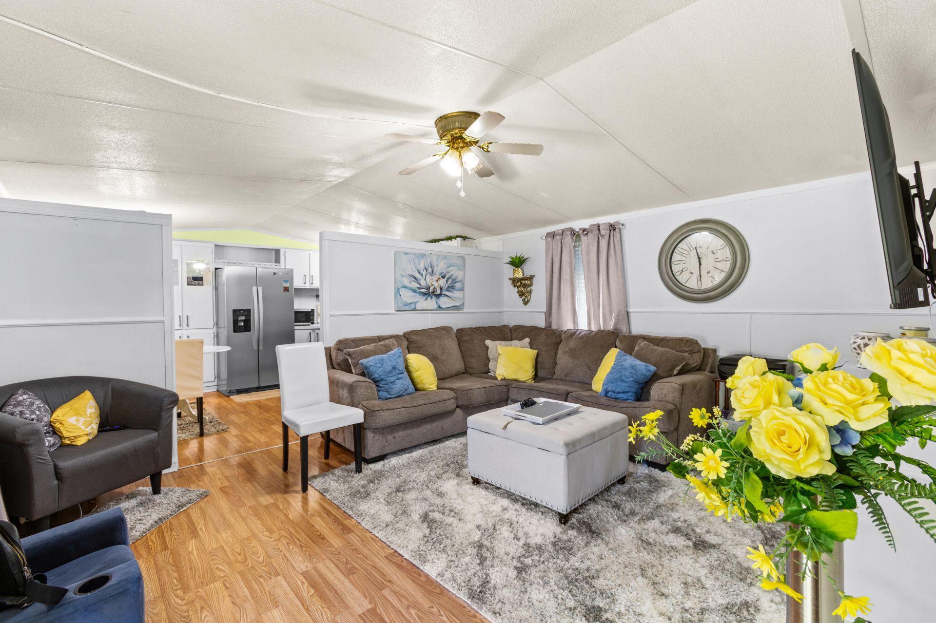 286 Jonathan Lane Photo 5