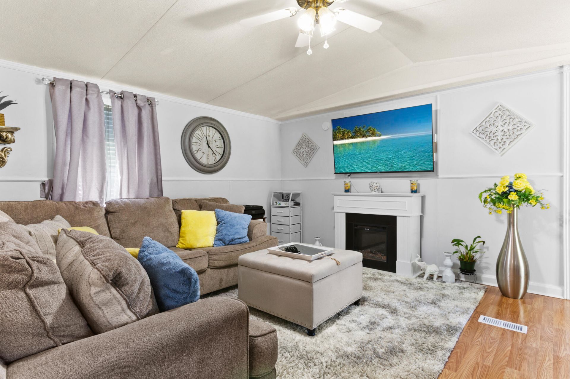 286 Jonathan Lane Photo 6