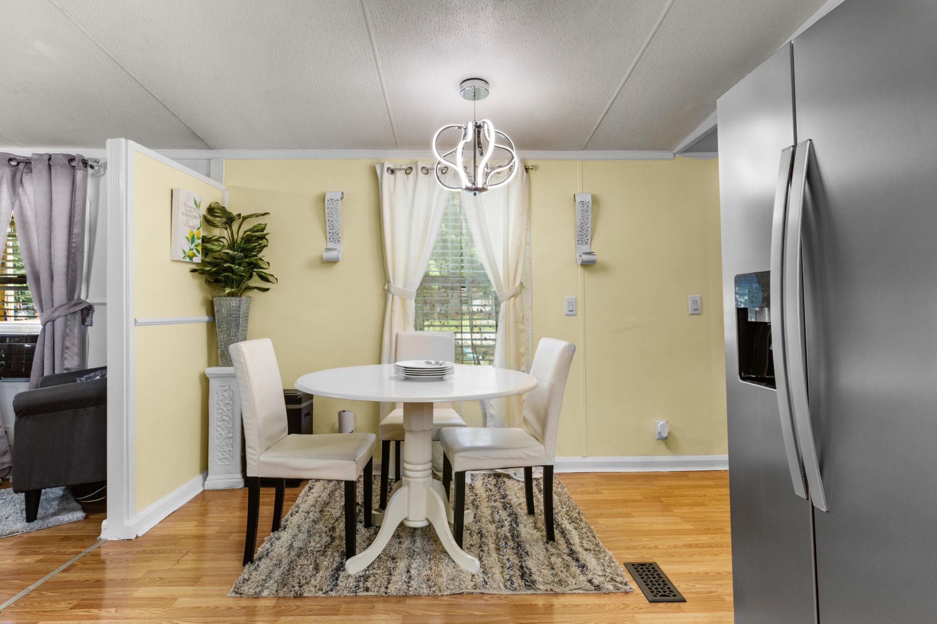 286 Jonathan Lane Photo 7