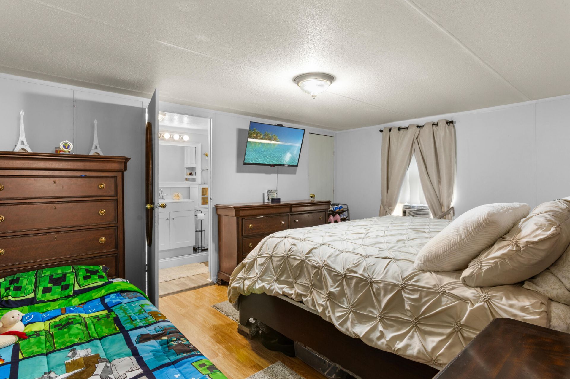 286 Jonathan Lane Photo 9